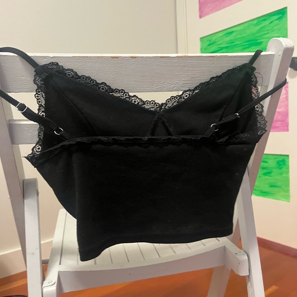 small black laced tank top - Picture 3 of 3